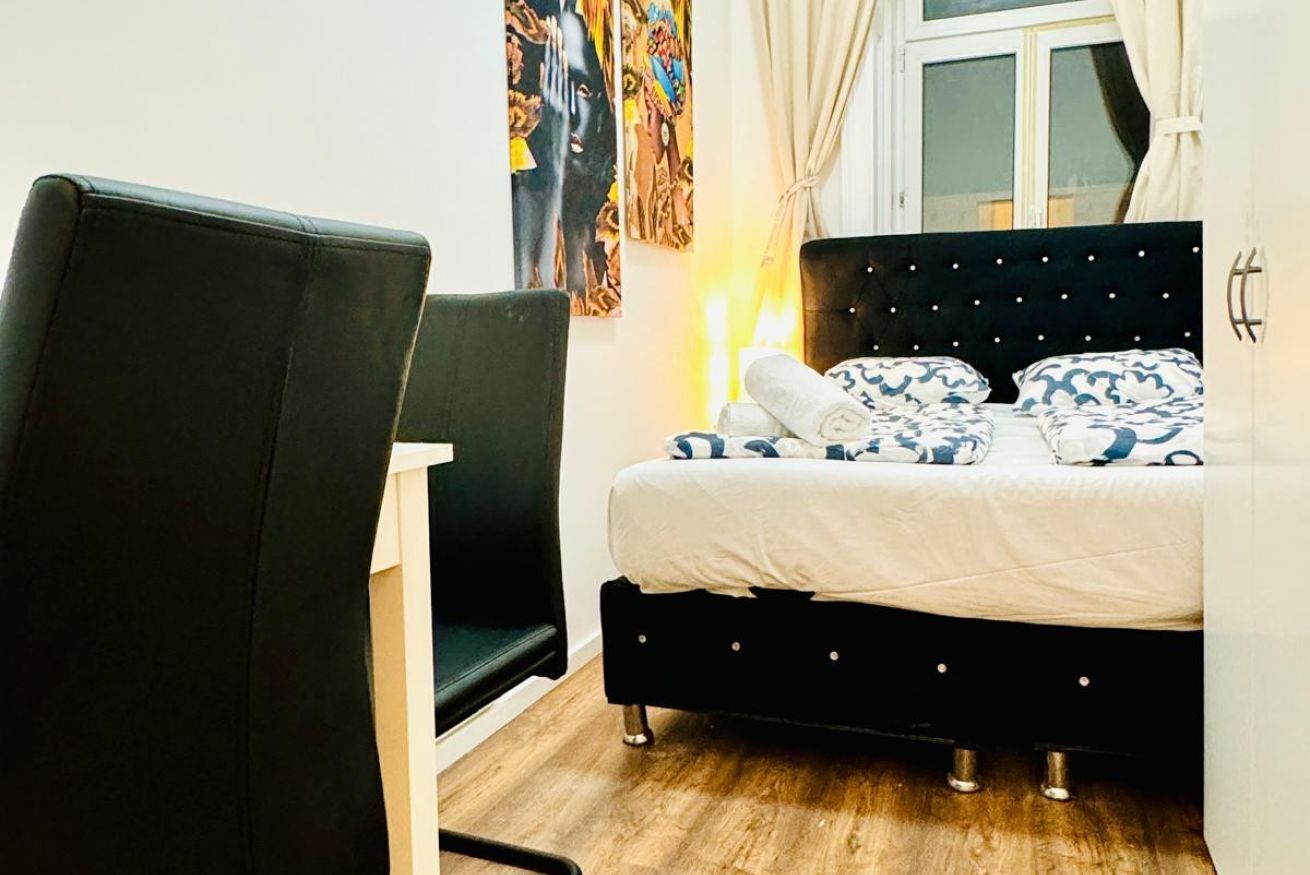 1 bedroom, desk, WiFi, bed sheets