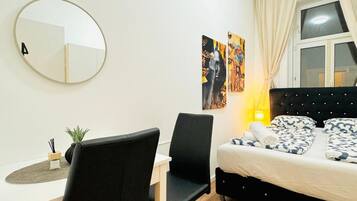 1 bedroom, desk, WiFi, bed sheets