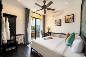 3 bedrooms, desk, WiFi
