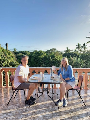 Free daily continental breakfast . Paradise First Hotel