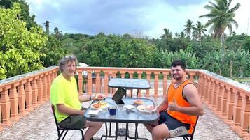 Desayuno continental incluido todos los días