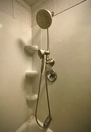 Towels, toilet paper - Ranch House in peaceful Little Hocking close to the Ohio River. Heat/AC, WiFi (Little Hocking)