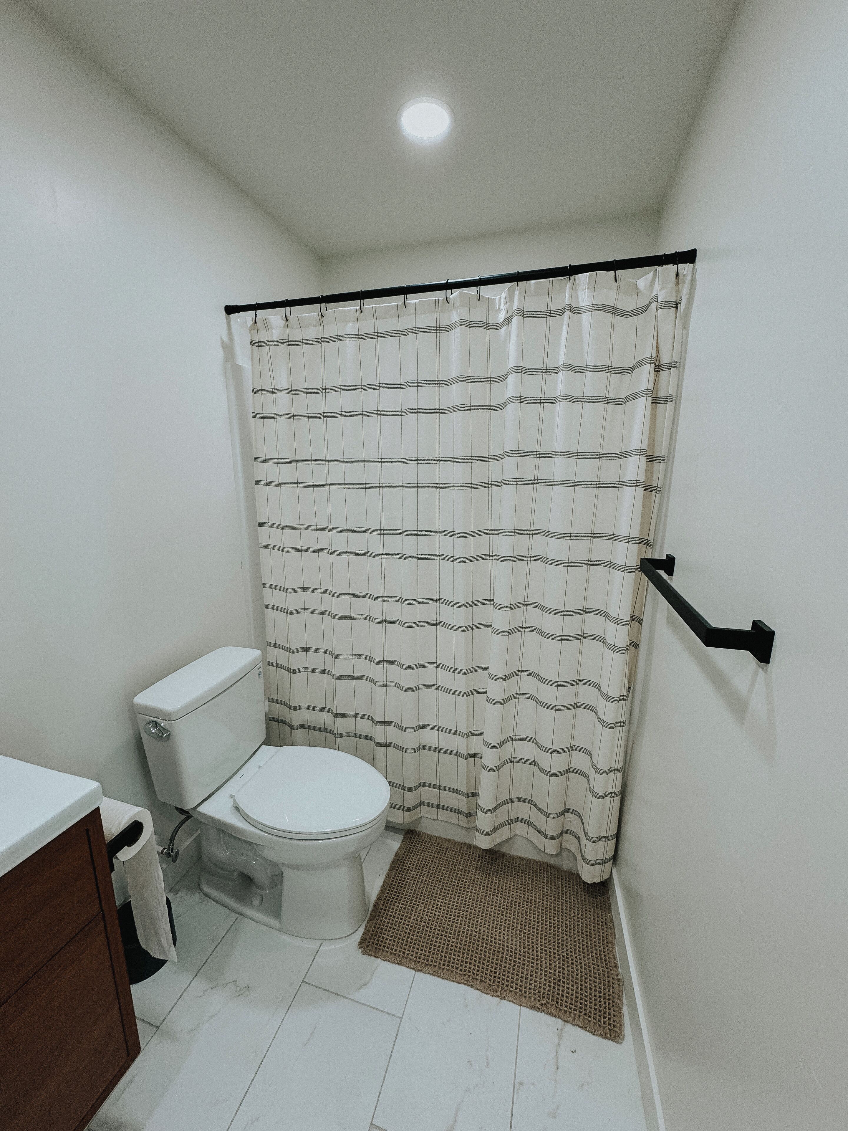 タオル、石鹸、トイレットペーパー