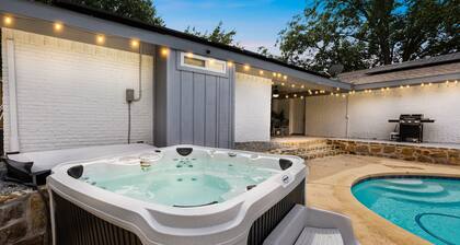 Luxury Escape - Pool, Hot Tub, Arcade, Games, BBQ & Outdoor Lounge!