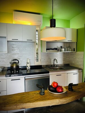 Fridge, microwave, oven, dishwasher - la vista azul (Aguacate)