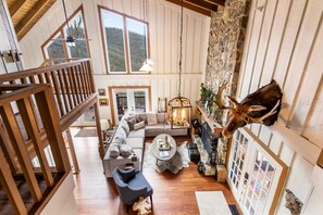 Smart-TV, peis, videospill og bordtennis