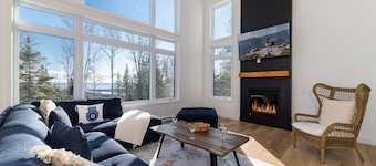 Au Clair de Lune 103: Spa, Trails & Scenic Views