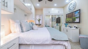 1 habitación, tabla de planchar con plancha, wifi gratis y ropa de cama 