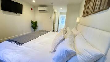 2 bedrooms, desk, iron/ironing board, free WiFi