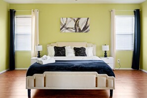 5 bedrooms, desk, iron/ironing board, travel cot