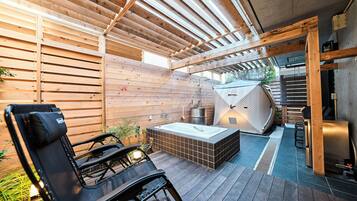 Familielejlighed - balkon - udsigt til have | Terrasse/gårdhave