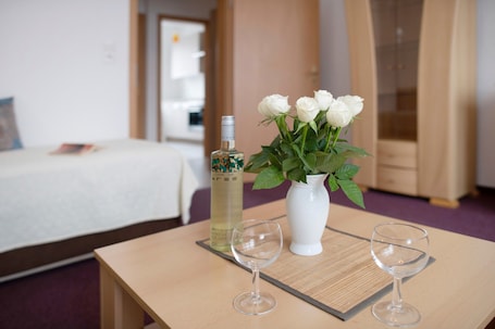 1 bedroom, free WiFi, bed sheets. Holiday Apartment 'Laage' with Wi-Fi