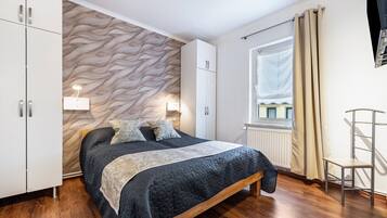 1 bedroom, free WiFi, bed sheets