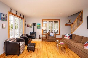 Smart TV, books - Beach Hill Cottage—Waterview PEI Retreat with Wraparound Deck & Family-Friendly (Prince Edward Island)