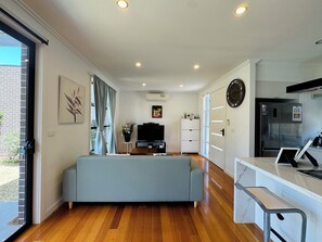 Interior - Entire Townhouse (Glen Waverley)