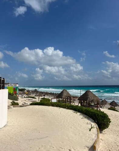 Turquoise River Villa:  3-Bedroom Retreat in Vibrant Playa del Carmen
