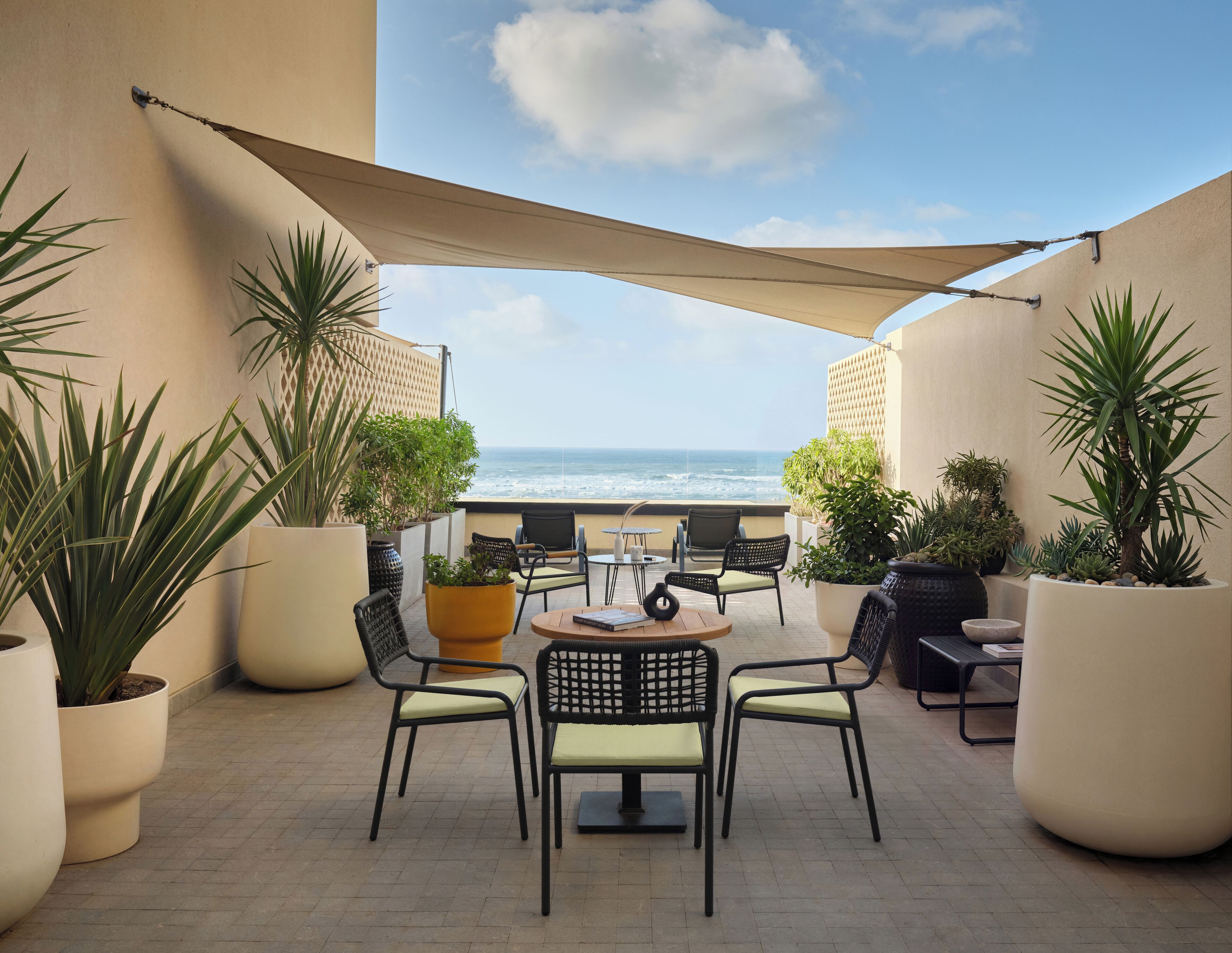 Coffres-forts dans les chambres, bureau, rideaux occultants