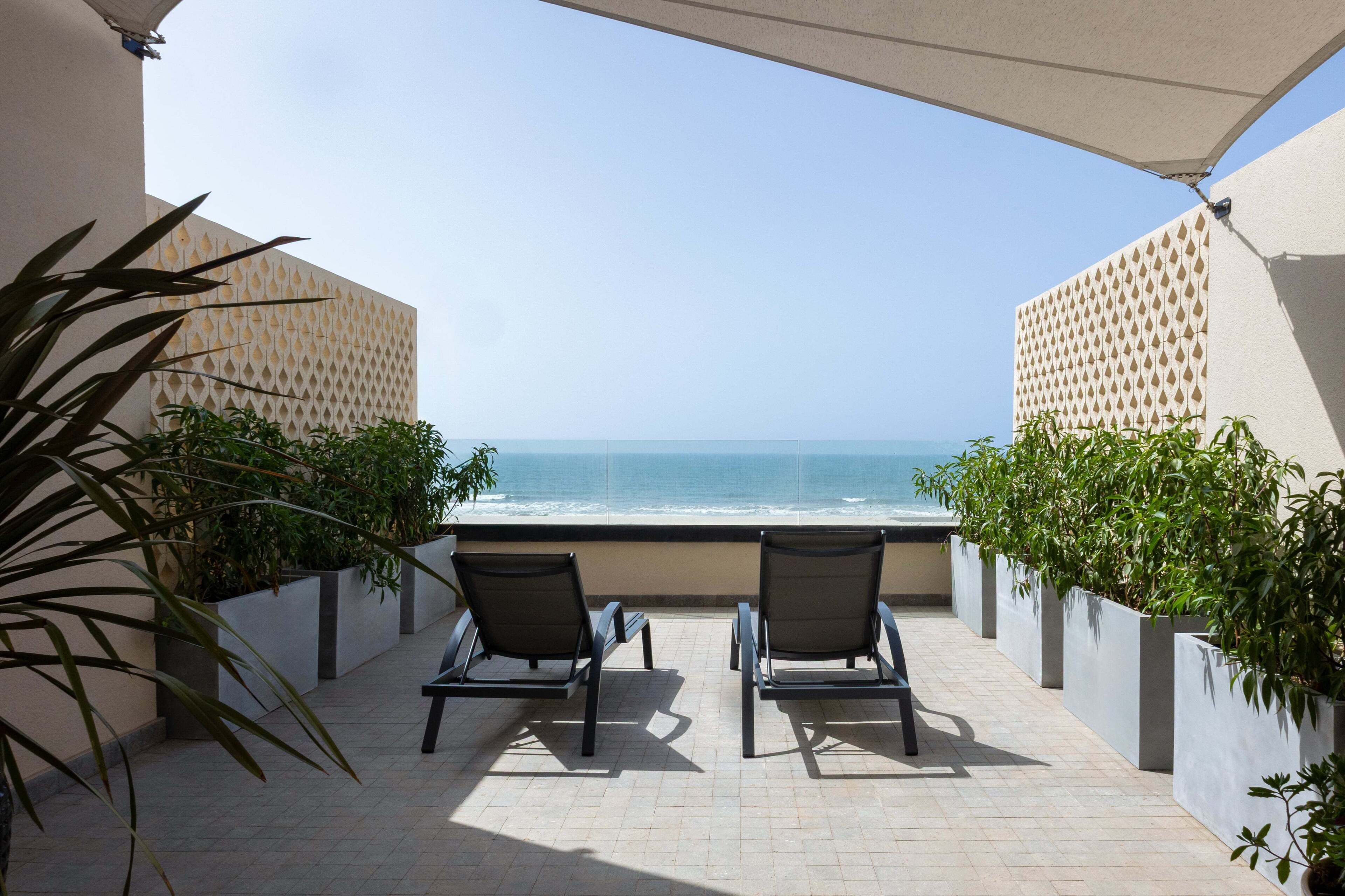 Suite Supérieure | Coffres-forts dans les chambres, bureau, rideaux occultants