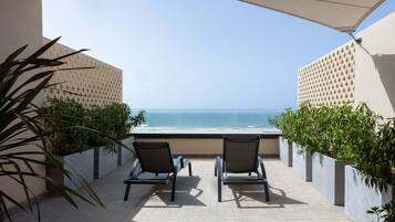 Suite Supérieure | Coffres-forts dans les chambres, bureau, rideaux occultants