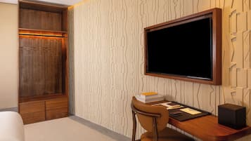 Deluxe Room, 1 Queen Bed, Terrace | In-room safe, desk, blackout drapes, free WiFi