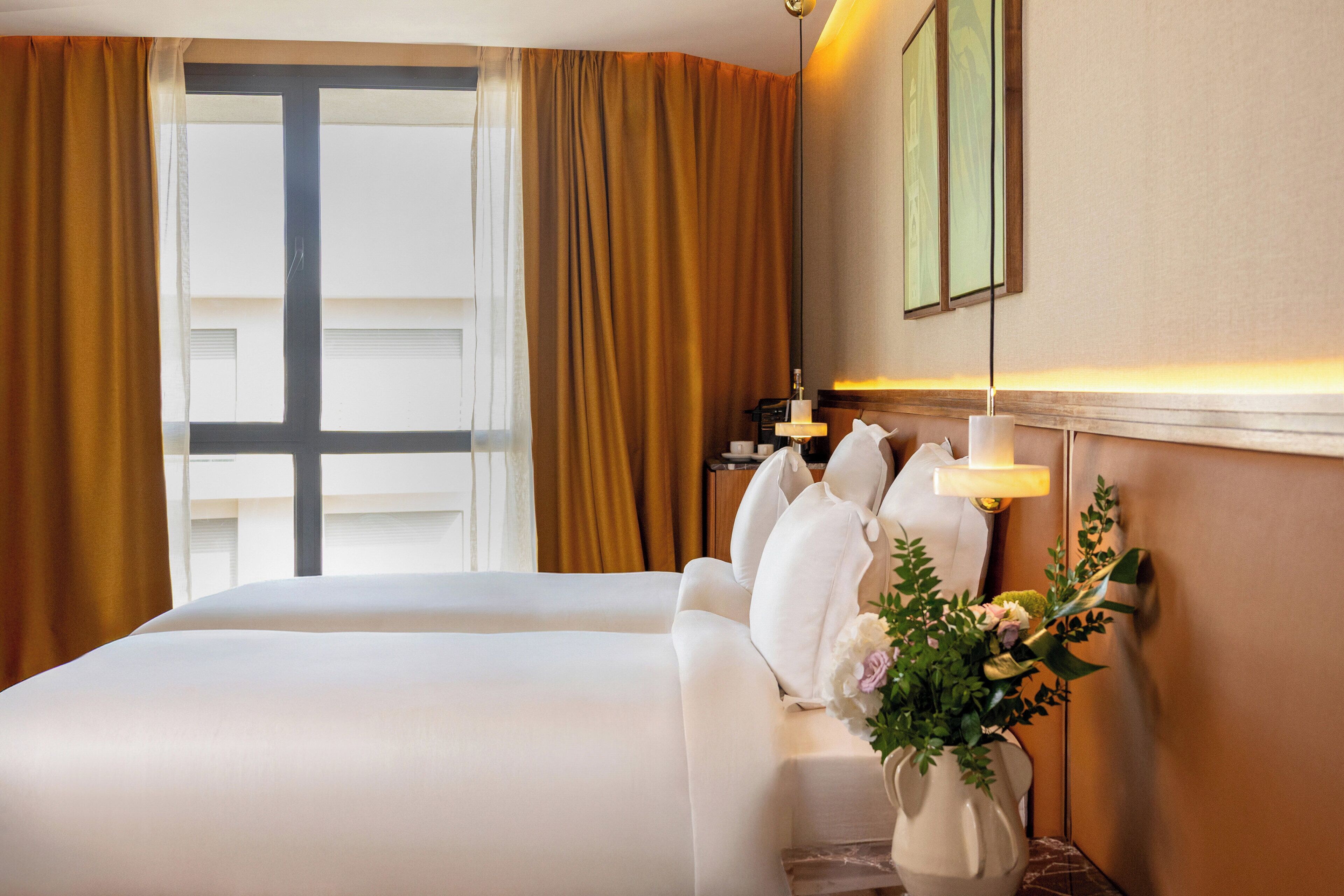 Caja de seguridad en la habitación, escritorio y cortinas blackout 