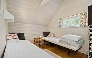 3 slaapkamers, reisbedje