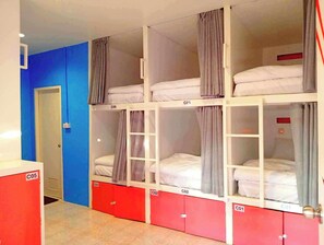 Economy-fællessovesal - mænd/kvinder - ikke-ryger - byudsigt