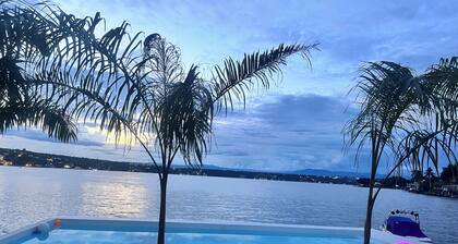 Spacious 5-bedroom house with AC, WiFi in delightful Tequesquitengo