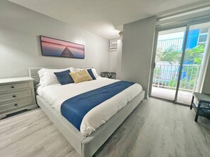 WiFi - Simple Studio 1 block from Beach (Honolulu)