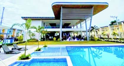 New Cozy 4BR near Davao Airport BeSTAYcation for Family/Group upto 14