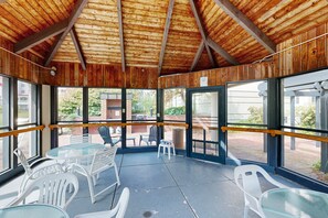 Outdoor dining - Downtown studio at South Peak Expansion w/ pool, walk to lifts (Lincoln)