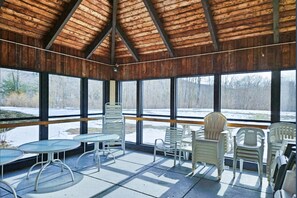 Interior - Downtown studio at South Peak Expansion w/ pool, walk to lifts (Lincoln)