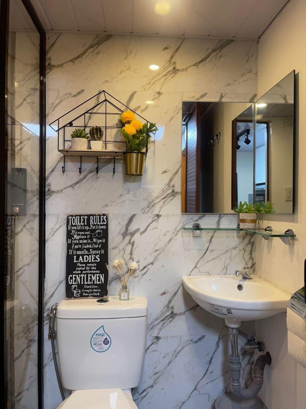 Bruser, bidet, håndklæder, Sæbe