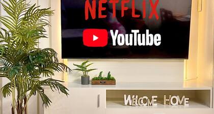 Charming 2-bedroom with AC, 2 Toilet & Bath and WiFi in peaceful Naga