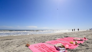 Beach nearby - MyStay at 5804 Treetops - Renovated Beach Retreat with Pools & Perfect Location! (Hilton Head Island)