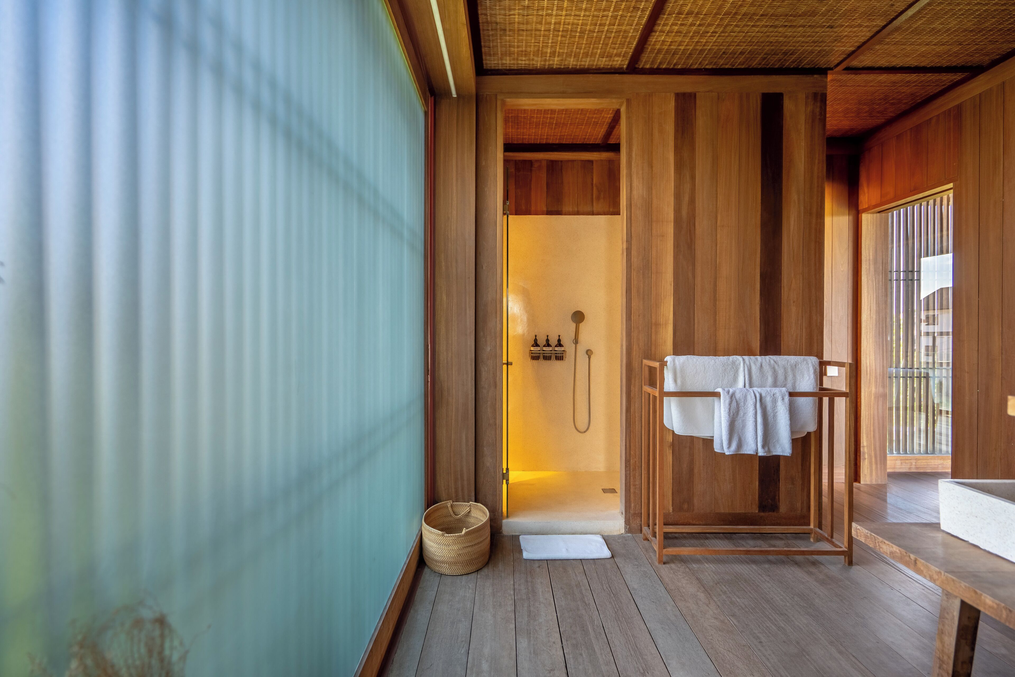 Villa | Bathroom | Free toiletries, soap, shampoo, toilet paper