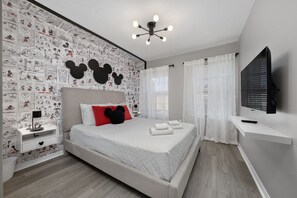 3 bedrooms, desk, iron/ironing board, travel crib