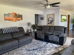 Smart TV, fireplace, DVD player