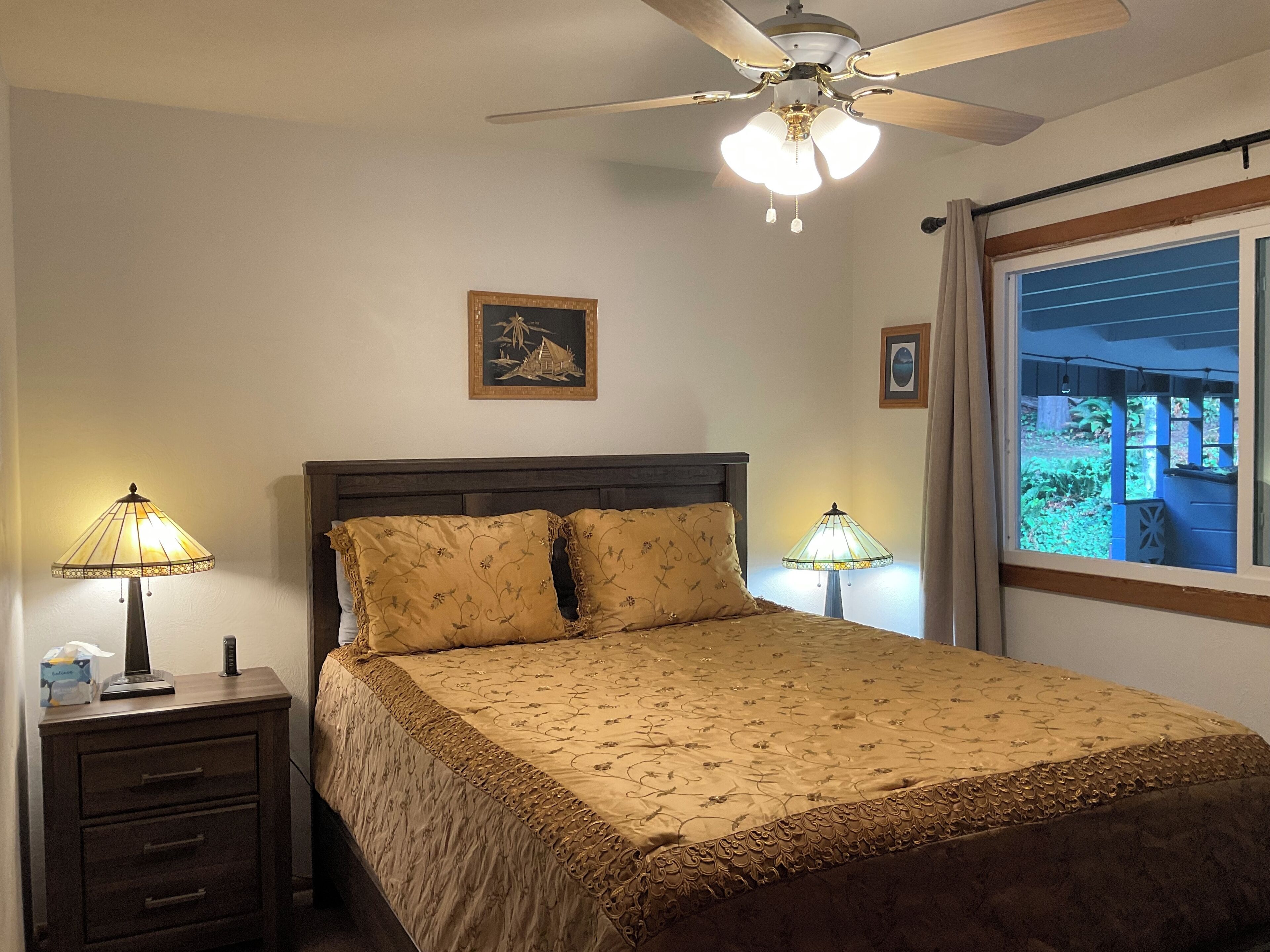 4 slaapkamers, een strijkplank/strijkijzer, gratis wifi, beddengoed