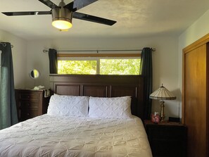 4 Schlafzimmer, BĂŒgeleisen/BĂŒgelbrett, kostenloses WLAN, BettwĂ€sche