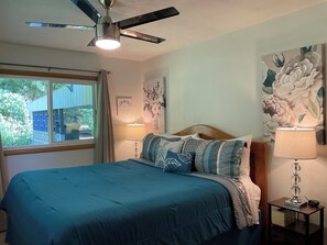 4 bedrooms, iron/ironing board, free WiFi, bed sheets