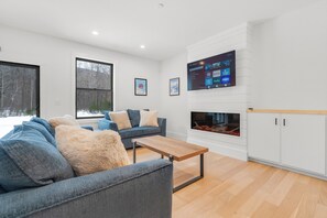 TV connectée, cheminée
