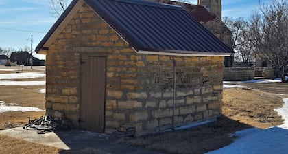Das Stein Haus! Charming 2-bedroom limestone house in Liebenthal, Kansas.
