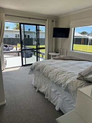 4 bedrooms, WiFi, bed sheets