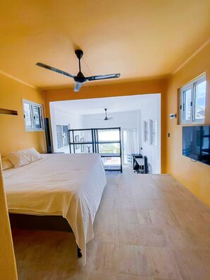 3 bedrooms, WiFi, bed sheets - House in Playa El Mojon, ocean view, surf and pool. (San Miguel del Puerto)