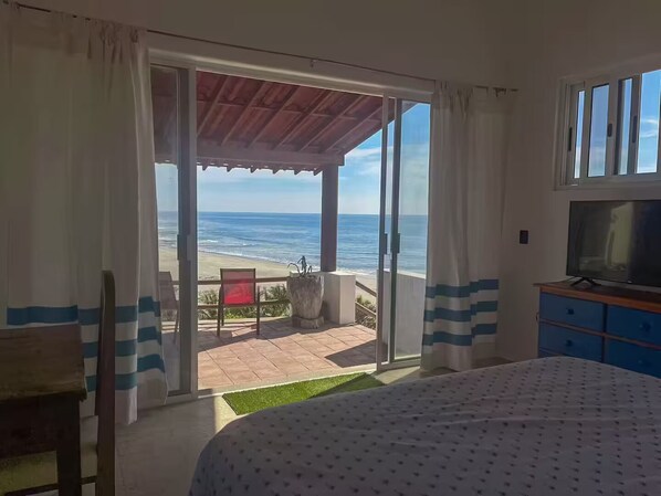 3 bedrooms, WiFi, bed sheets - House in Playa El Mojon, ocean view, surf and pool. (San Miguel del Puerto)