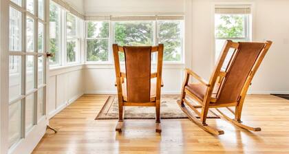 Lakefront Family Getaway