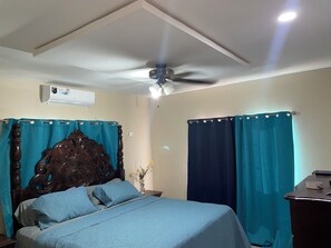 4 bedrooms, iron/ironing board, WiFi, bed sheets - Escape the ordinary and embrace the extraordinary at Turgott’s Place, Jamaica, (Yallahs)
