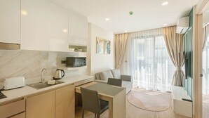 1 bedroom, in-room safe, iron/ironing board, free WiFi - One bedroom Palmetto Condo Karon A 313 (Karon)