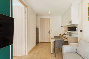 1 bedroom, in-room safe, iron/ironing board, free WiFi